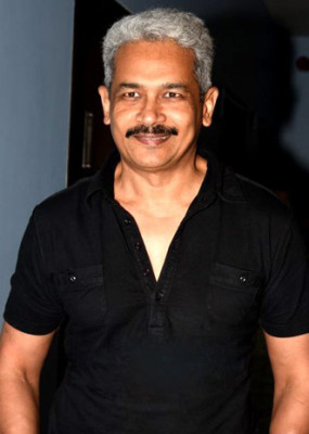 Atul Kulkarni profile Photo