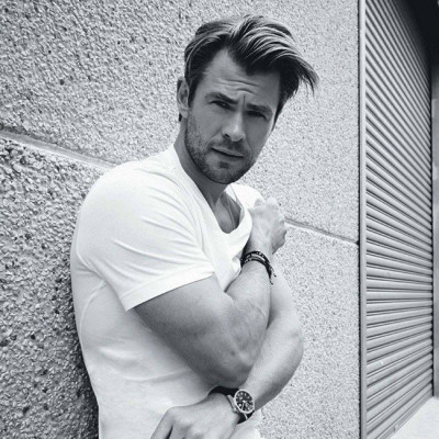 Chris Hemsworth profile Photo