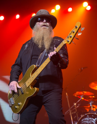 Dusty Hill profile Photo