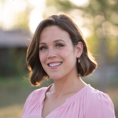 Erin Krakow profile Photo