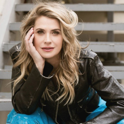 Kristy Swanson profile Photo