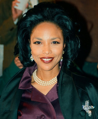 Lynn Whitfield profile Photo