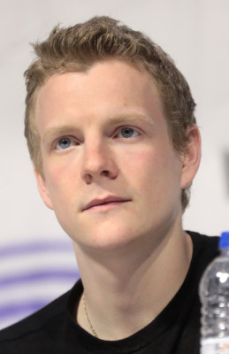 Patrick Gibson (actor) profile Photo