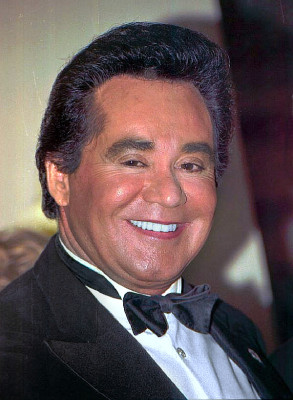 Wayne Newton profile Photo