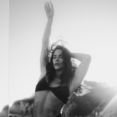 Courtney Hope profile Photo