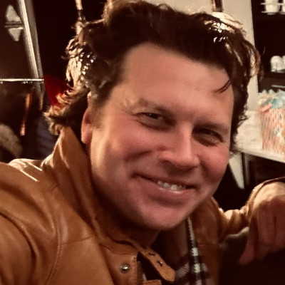 Hayes MacArthur profile Photo