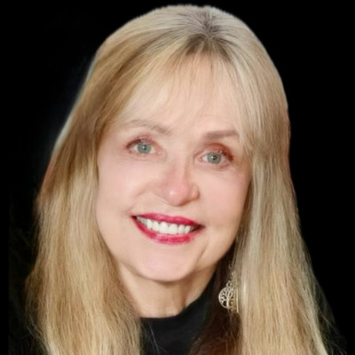 Linnea Quigley profile Photo