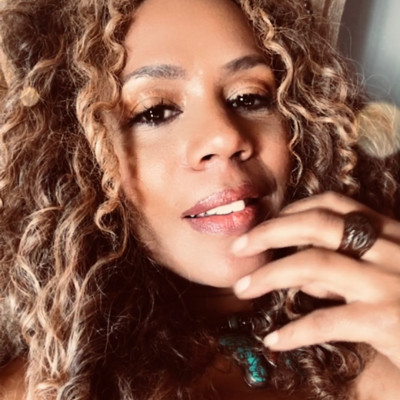 Rachel True