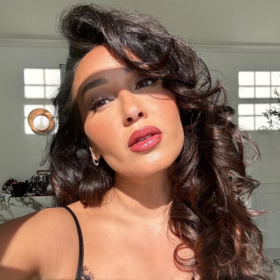 Adrienne Bailon-Houghton profile Photo