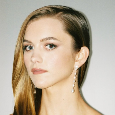 Chloe East profile Photo
