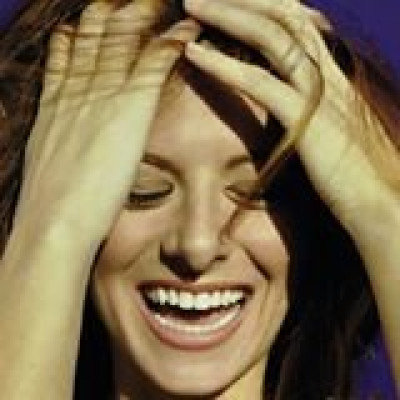 Debra Messing profile Photo
