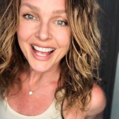 Dina Meyer profile Photo
