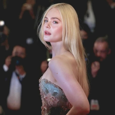 Elle Fanning profile Photo