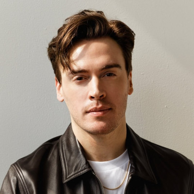 Erich Bergen profile Photo