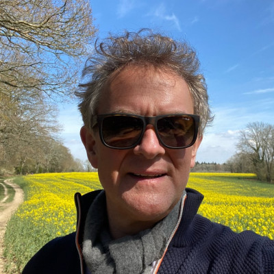 Hugh Bonneville profile Photo