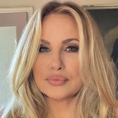 Jennifer Coolidge profile Photo