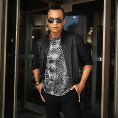 Jon Secada profile Photo