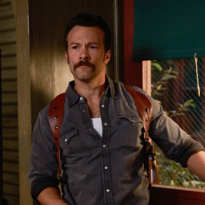 Kyle Schmid profile Photo