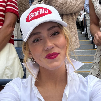 Mikaela Shiffrin profile Photo