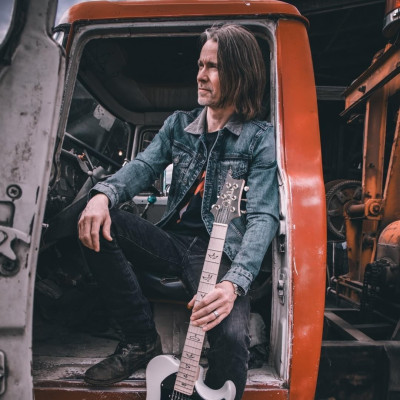 Myles Kennedy profile Photo