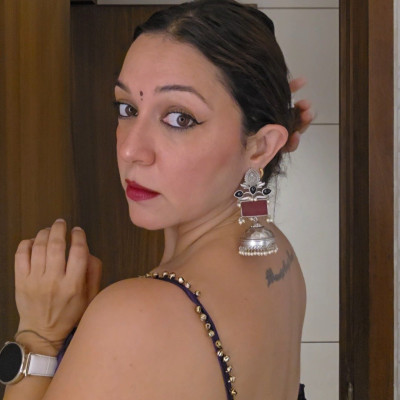 Nauheed Cyrusi profile Photo