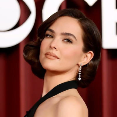 Zoey Deutch profile Photo