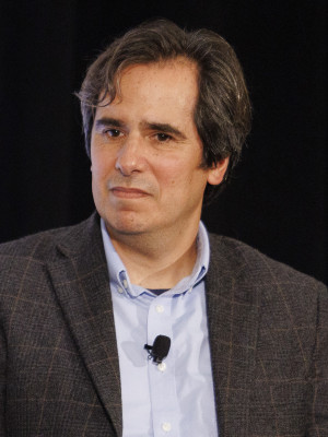 Carlos Lozada (journalist)