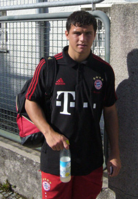 Dale Jennings (footballer)