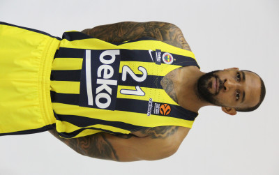 Derrick Williams (basketball)