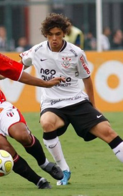 Dodô (footballer, born 1992)