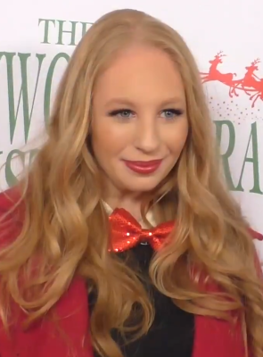 Elizabeth Stanton (television host)