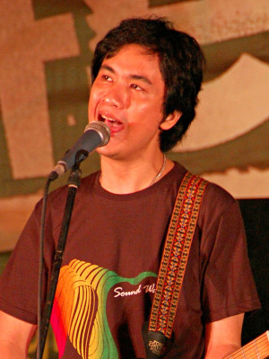 Ely Buendia