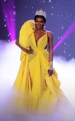 Jazell Barbie Royale