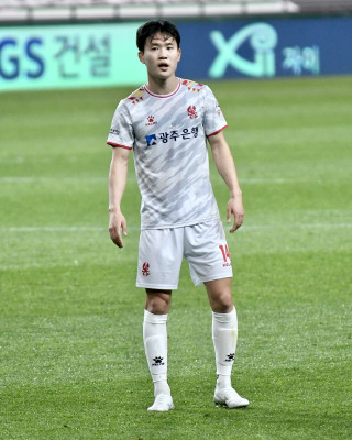 Jeong Ho-yeon (footballer)