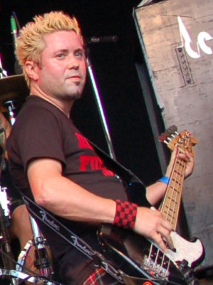 Joe Raposo (bassist)