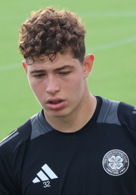 Josh Clarke (footballer, born 2004)
