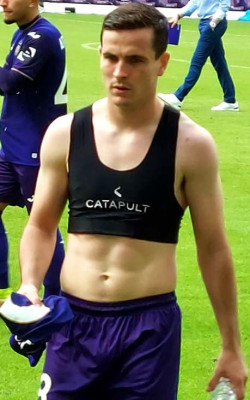 Josh Cullen (footballer)