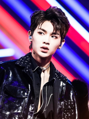 Justin Huang (singer)