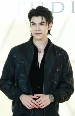 Phakphum Romsaithong