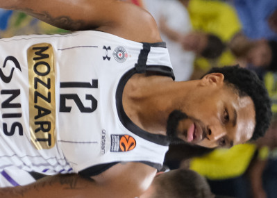 Sterling Brown (basketball)