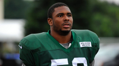 Troy Davis (linebacker)