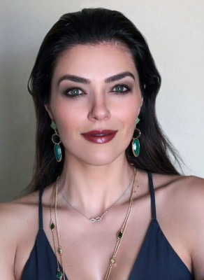 Adrianne Curry profile Photo