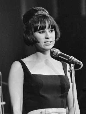 Astrud Gilberto profile Photo