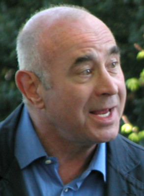 Bob Hoskins profile Photo