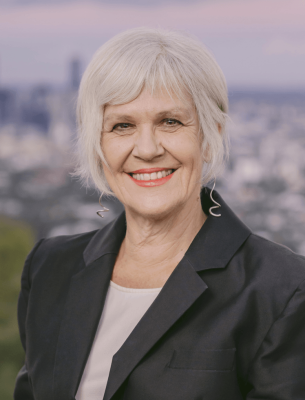 Elizabeth Watson-Brown profile Photo