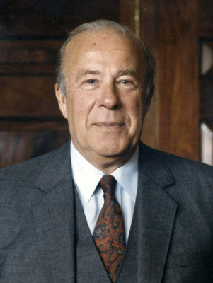 George Shultz profile Photo