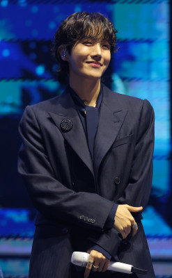 J-Hope profile Photo