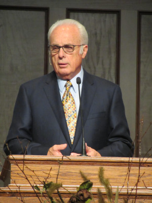 John MacArthur (American pastor) profile Photo