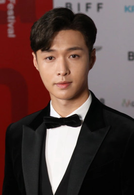 Lay Zhang profile Photo