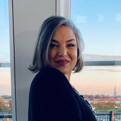 Mindy Cohn profile Photo